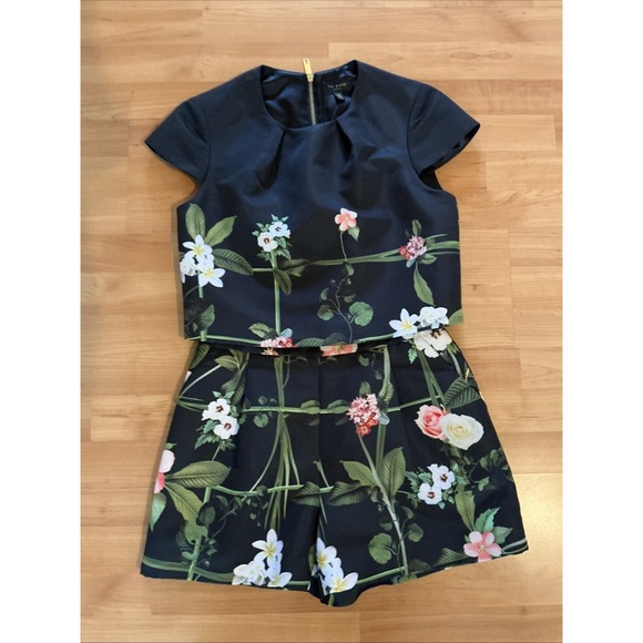 Ted Baker Romper Playsuit Kaysha Sz 2 Multi Cascading Floral Short Sleeves Black - Picture 6 of 12